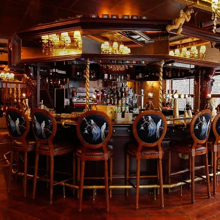 The Stamp 4* 스헤르토헨보스